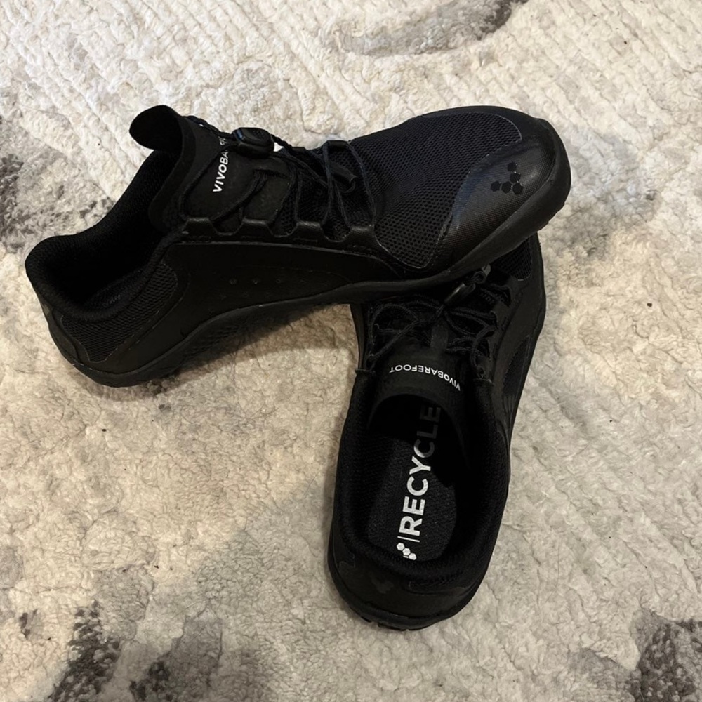 NEW IN BOX Vivobarefoot Primus II FG Womens - SZ 36
